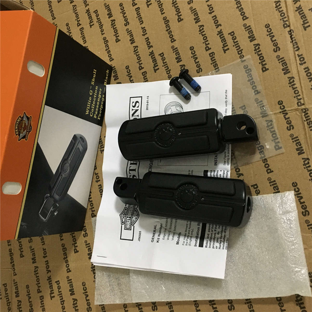 OEM Harley-Davidson Willie G Skull  Footpegs Fits Softail Models 50501282 2018>