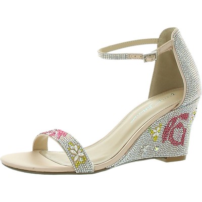 

Женские босоножки на каблуке Betsey Johnson Debie на серебристом каблуке 7, средний (B,M) BHFO 0200, Floral