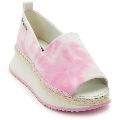 

DKNY Женские парусиновые туфли без шнуровки на танкетке Orza Tie Dye BHFO 2153, Tie dye canvas pink/white, Orza