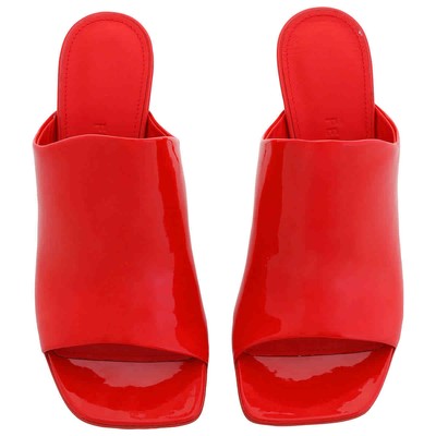 FERRAGAMO SALVATORE FERRAGAMO RED CALFSKIN OPEN-TOE SLIDE SANDALS