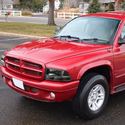 For 97-04 Dodge Dakota/Durango Headlight/Lamp Black Housing Amber Corner Signal