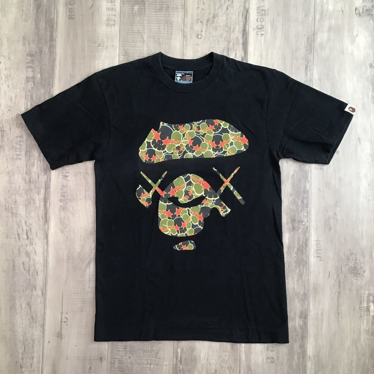 BAPE × KAWS skull sta big face T-shirt a bathing ape NIGO