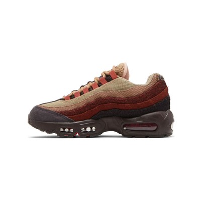

Женские кроссовки Nike Air Max 95 коричневые базальтовые/красные (DZ4710 200), Brown basalt/university red