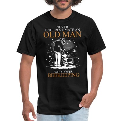 Never Underestimate An Old Man Beekeeping Men's T-Shirt