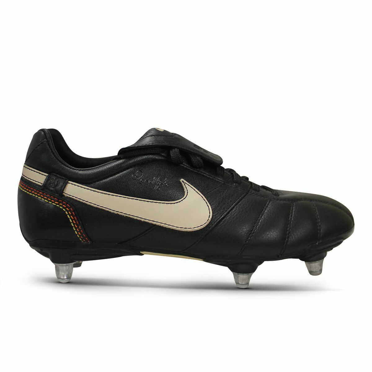 nike classic soccer shoes