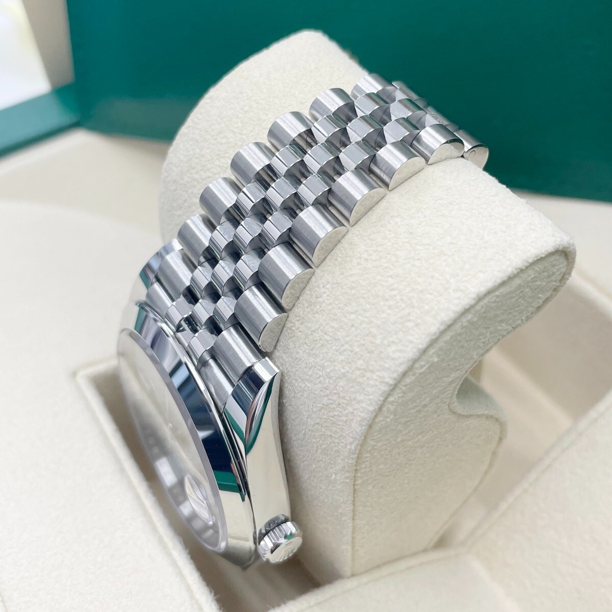 Pre-owned Rolex 126300 Datejust 41mm Wimbledon Dial Jubilee Bracelet Stainless Steel