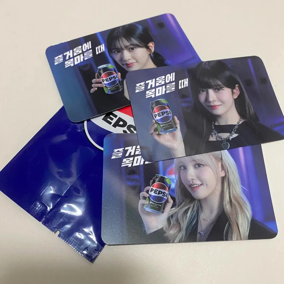 PEPSI IVE リズ ポスター Amazon.co.jp: ペプシ IVE リズ ポスター : ホーム＆キッチン