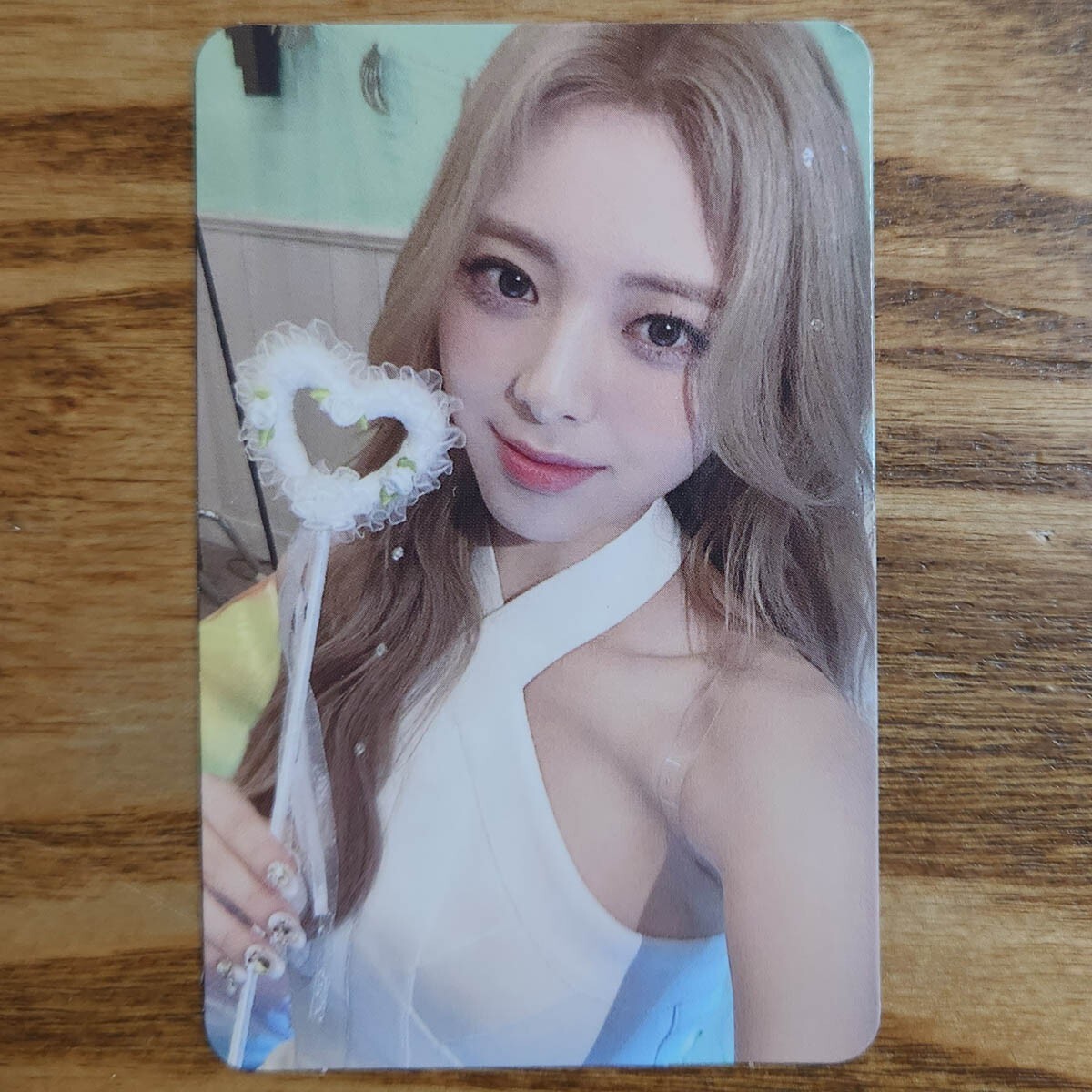 Yuna Official Photocard Itzy Cheshire Special Edition
