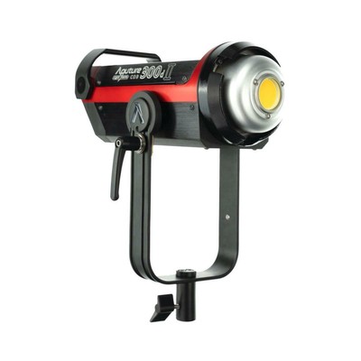 Комплект светодиодных фонарей Aputure LS C300D II с аккумуляторной пластиной с V-образным креплением #LSC300DIIVKIT-Z