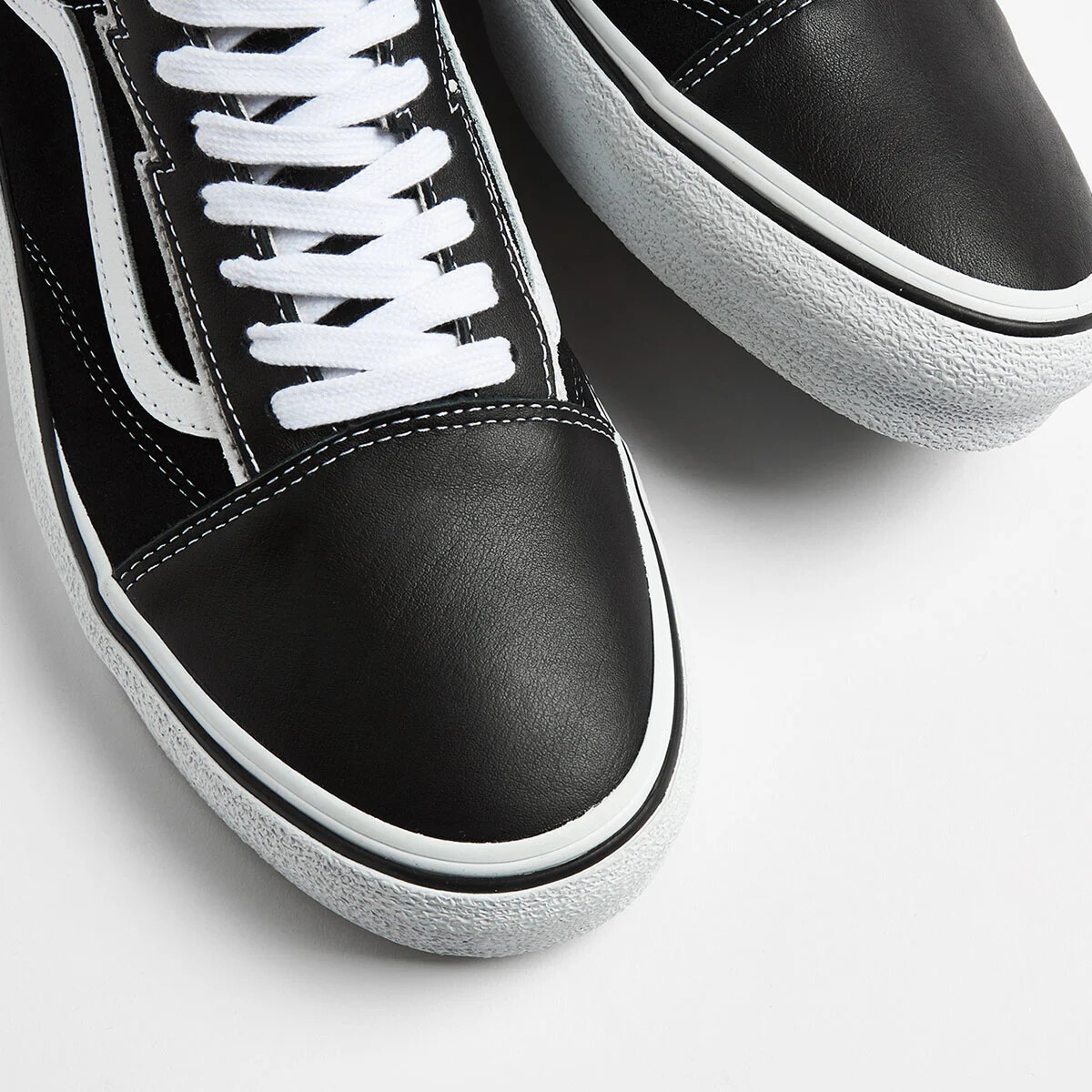 Pre-owned Vans Vn0007prblk1 Mastermind World × Vault By  Old Skool Bolt Vlt Lx In Black
