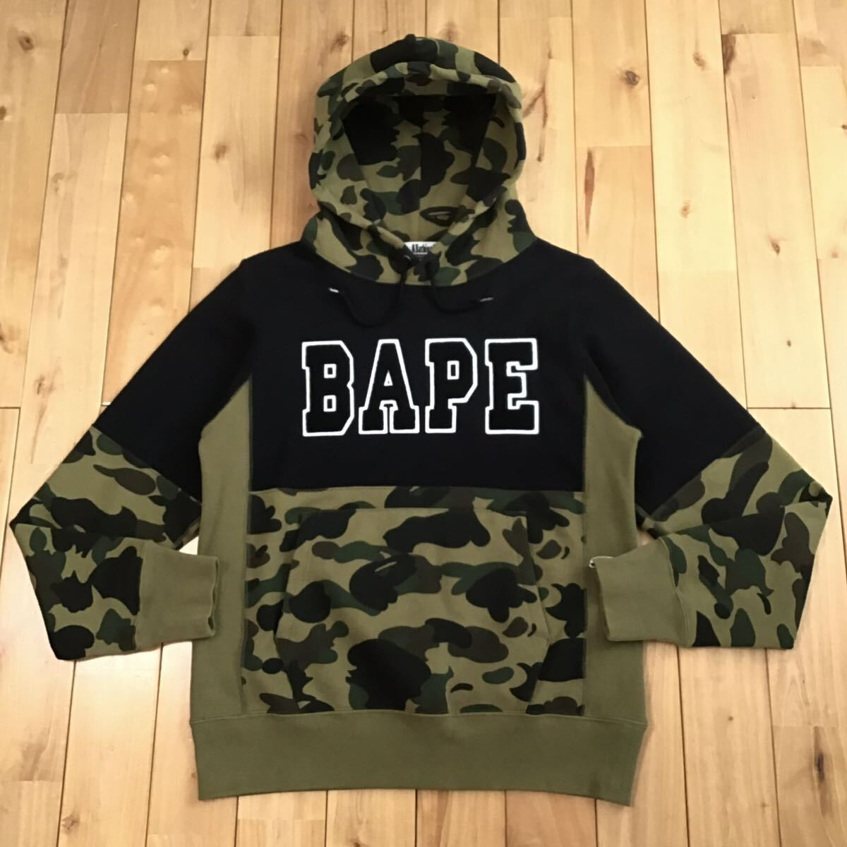 トップス A BATHING APE 1ST CAMO PULLOVER HOODIE $_57.PNG?set_id=880000500F