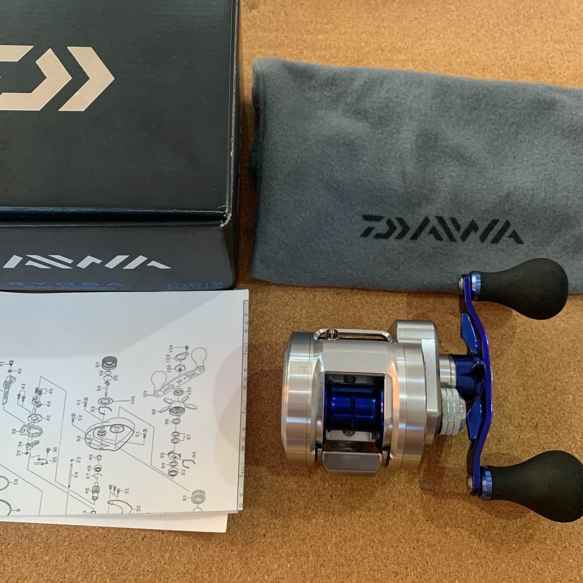 【値下げ】DAIWA RYOGA BAY JIGGING C1012 PE-HW Daiwa 09 RYOGA Bay Jigging C1012PE-HW Right Baitcasting Reel