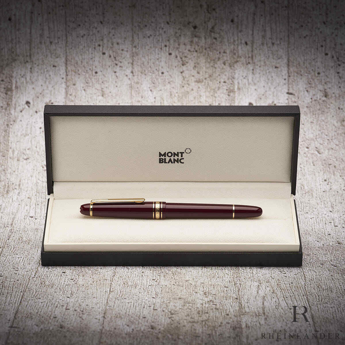 Mont  Blanc Mont Blanc 145-Meisterstuck Classique Platinum Fountain Pen