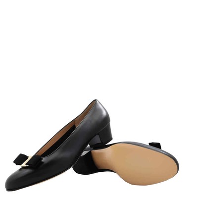 Pre-owned Ferragamo Salvatore  Ladies Vara Bow Pump Shoe In Black