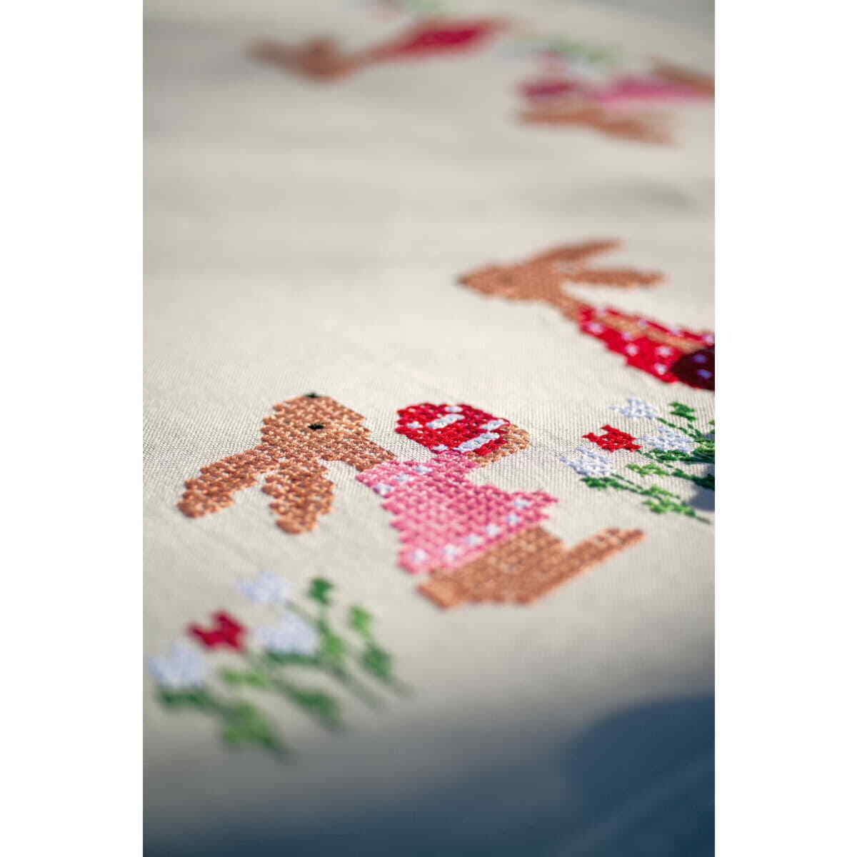 Vervaco stamped cross stitch kit tablechloth 