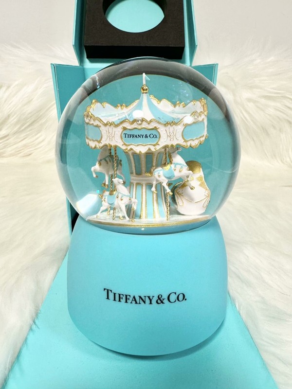 Carousel Musical Snow Globe Brand New In Box Christmas Gift