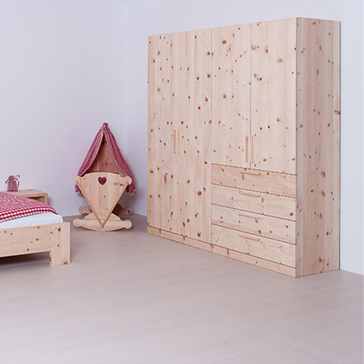 Kleiderschrank aus Zirbenholz mit Schubladen kleiderkasten aus