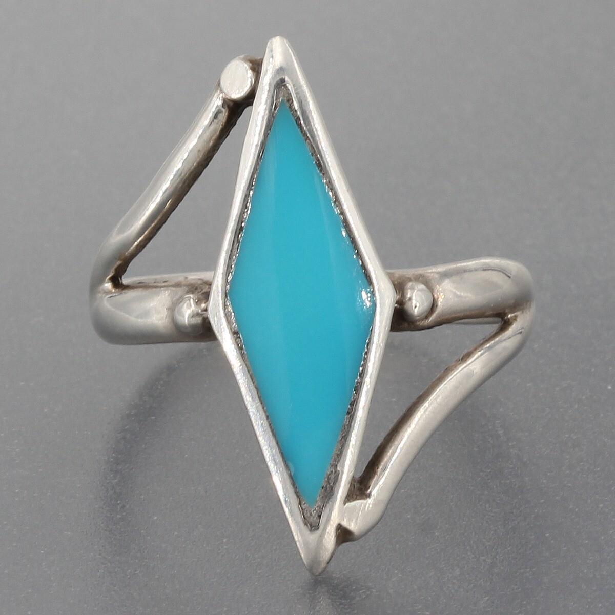 Vintage Southwestern Sterling Silver Diamond Shaped Turquoise Inlay Ring Size 7