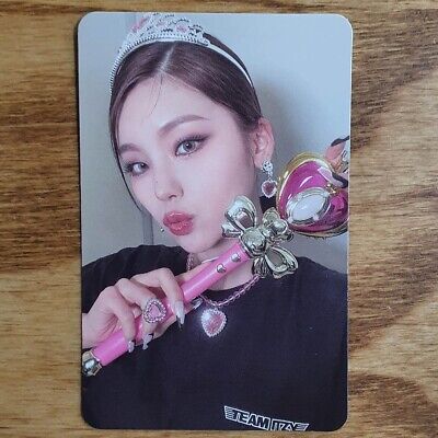 Yeji Official Photocard Itzy Checkmate Genuine Kpop