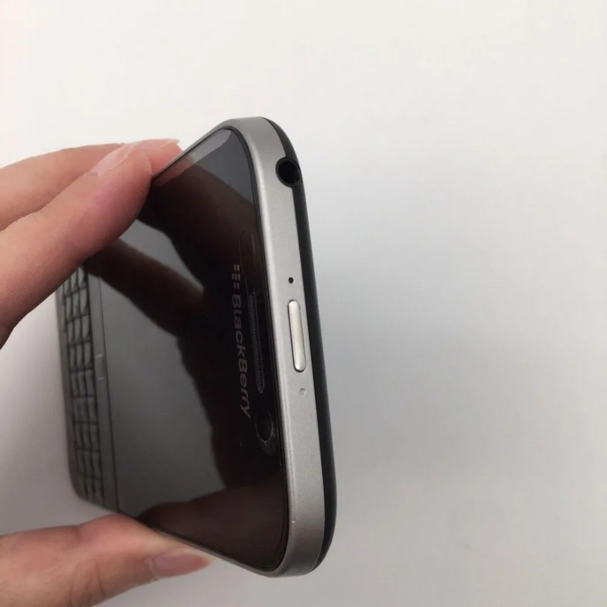 美品！SIMフリーBlackBerry Classic Q20 SQC100-4 BlackBerry Classic SQC100-4 16GB Smartphone RIM-CLASSIC B&H