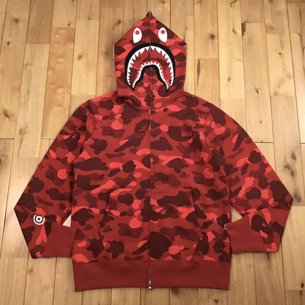 即完 BAPE COLOR CAMO SHARK HOODIE RED L BAPE Red x 1st camo shark full zip hoodie A Bathing Ape Size