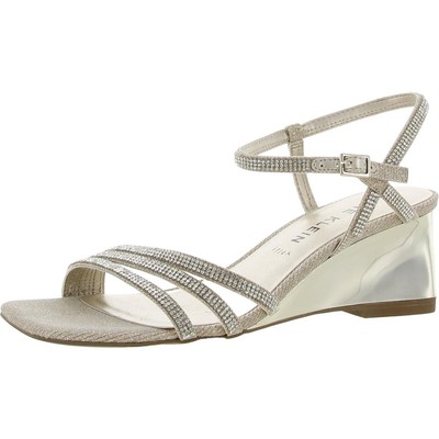 

Женские сандалии на танкетке Anne Klein Genie Silver, обувь 7,5, средний (B,M) BHFO 4904, Platinum