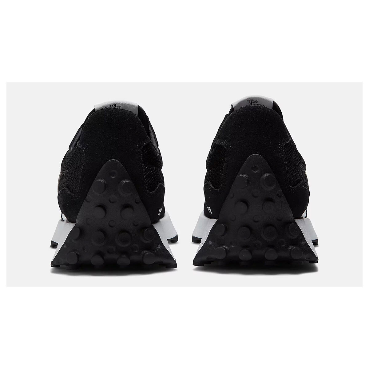 フラッグ New Balance 327 “Black Magnet/White” スニーカー | ブラック