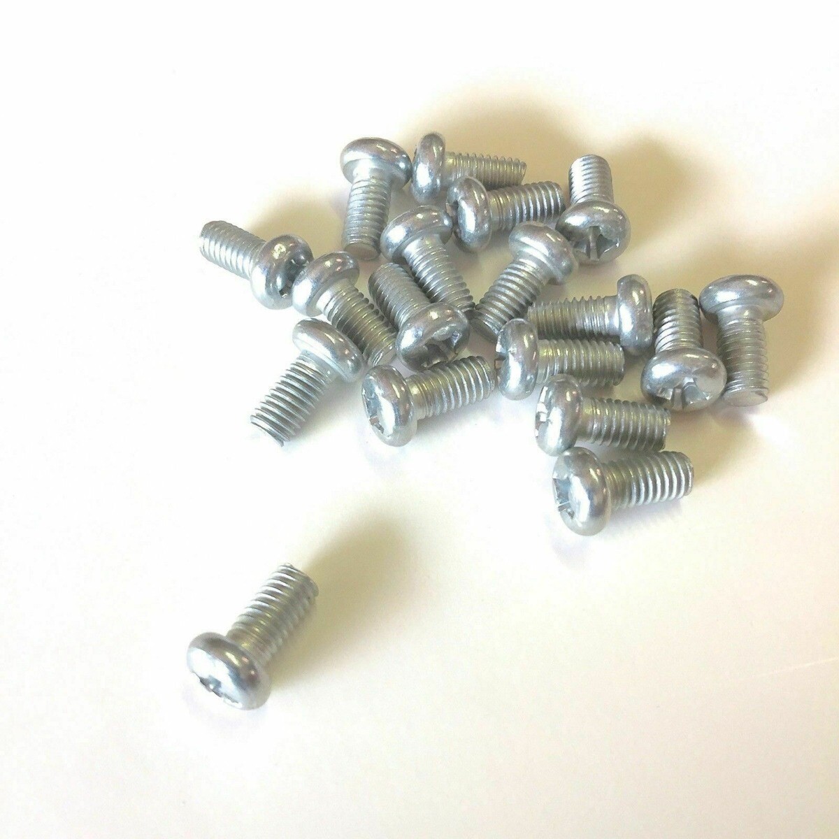 SCREWS - WINDOW REGULATORS & SASH (L & R) FOR SJ410 SJ413 SAMURAI 1985-95