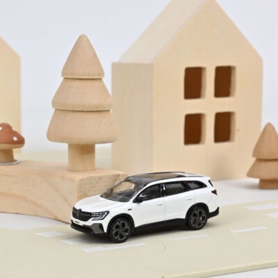 Norev 1/64 - Renault Espace E-Tech Full Hybrid Esprit Alpine - Pearl White