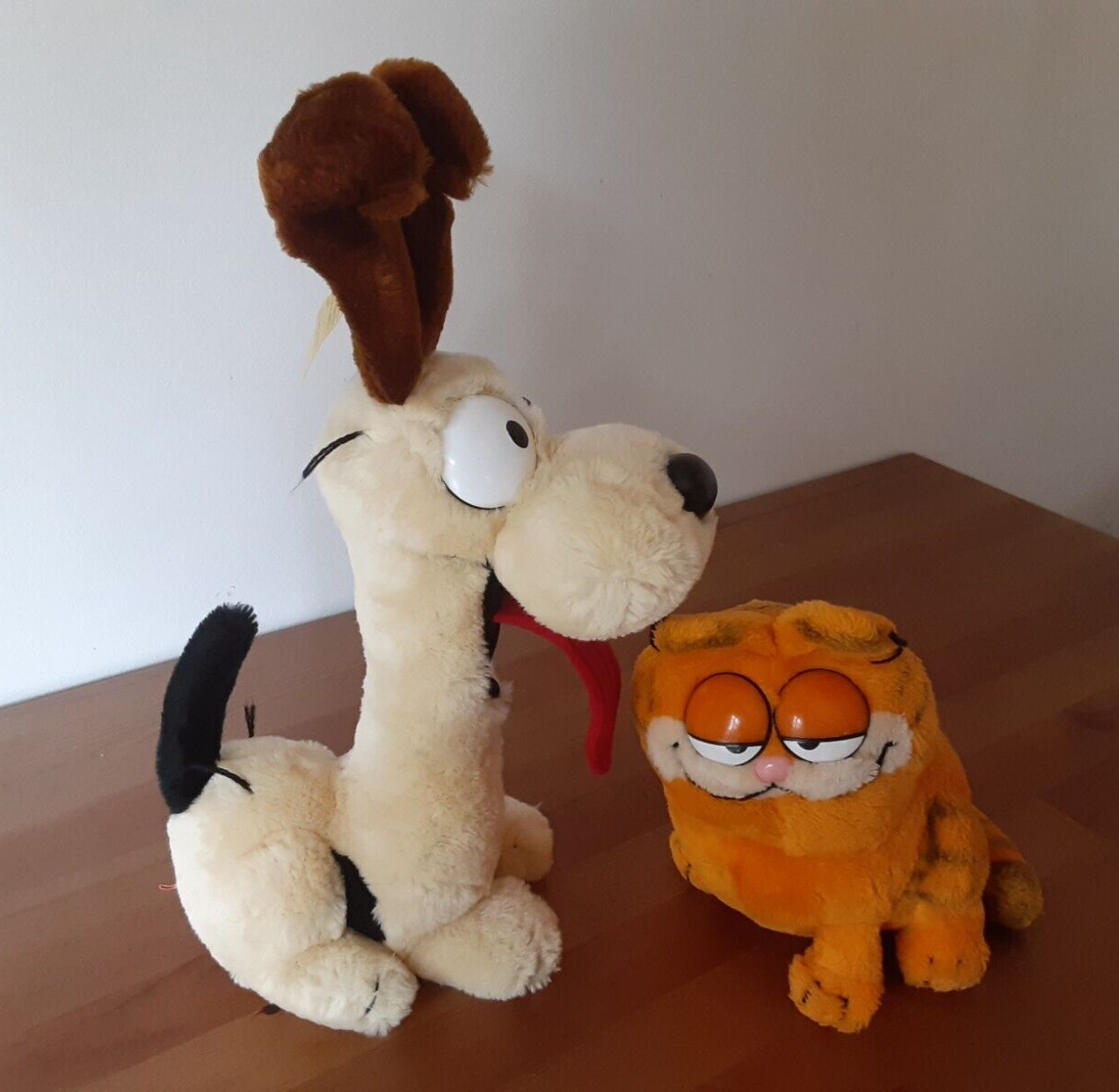 Vintage Dakin 1981 GARFIELD and 1983 ODIE Plush Sitting Cat Dog Stuffed Animals