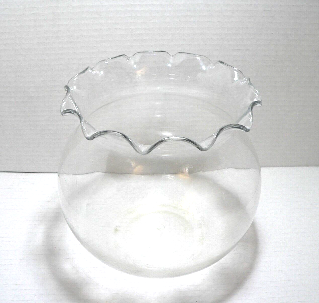 Large Round Plastic Fish Bowl w Ruffled Top. 7