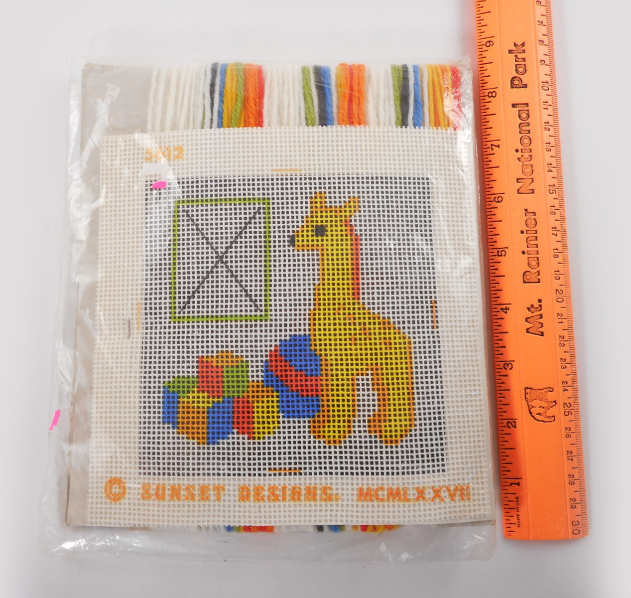 Jiffy Needlepoint Kit Unopened Photo Frame Giraffe Sunset Designs 1977 Wool Yarn