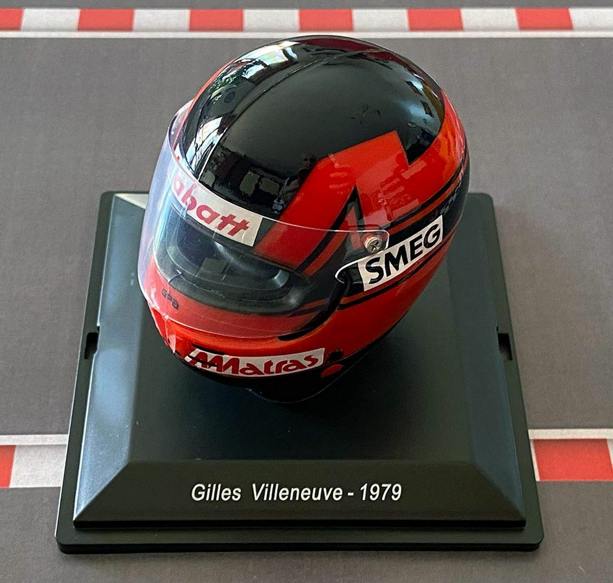 NEW 1:5 Casco Helmet F1 GILLES VILLENEUVE 1979 SPARK +Magazine no  Minichamps | eBay