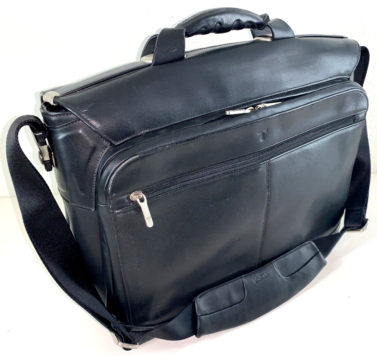 TUMI 2952D Black Leather Briefcase Messenger Shoulder Laptop