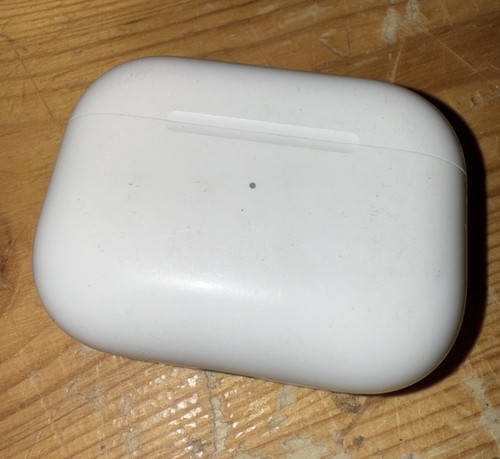 AirPods Pro(第２世代)Lightning MagSafe A2700 Apple AirPods Pro 2nd Gen - MagSafe Lightning Charging Case