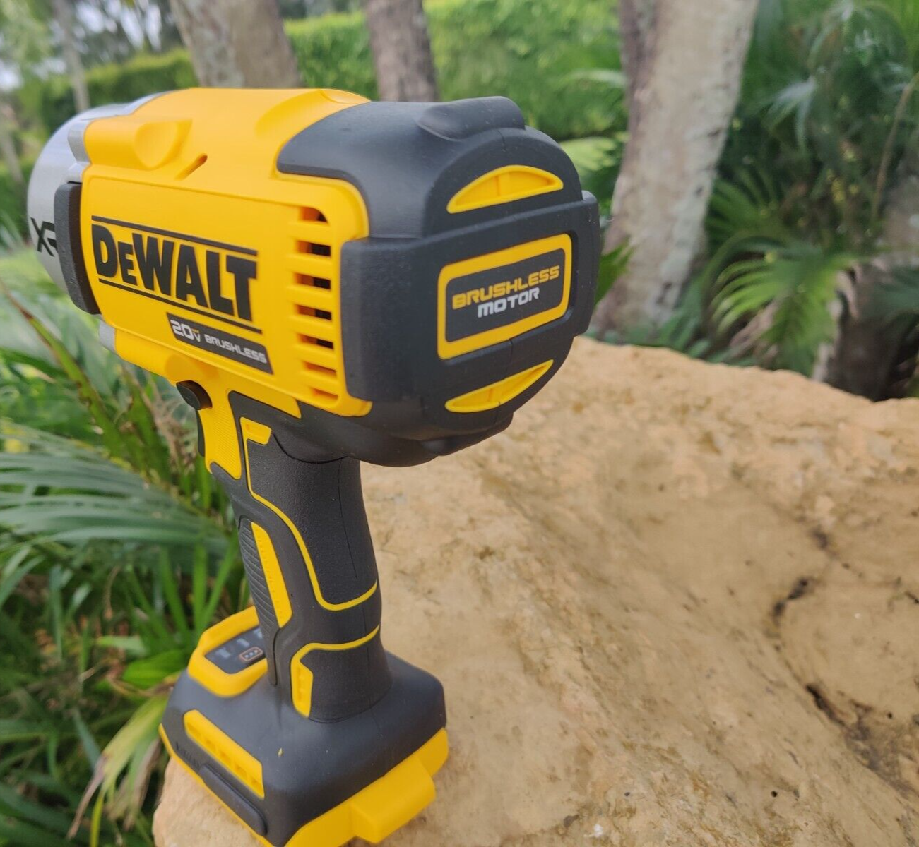 DEWALT DCF900B 20V 1/2 IN IMPACT WRENCH  BRUSHLESS WITH HOGS RING ✅SEALED NEW ✅