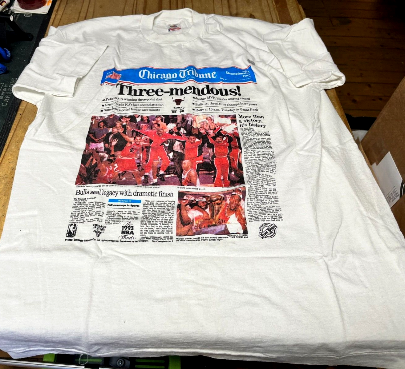 シカゴ・ブルズ ワールドチャンプス Tシャツ 1993 vintage s-l1200.jpg