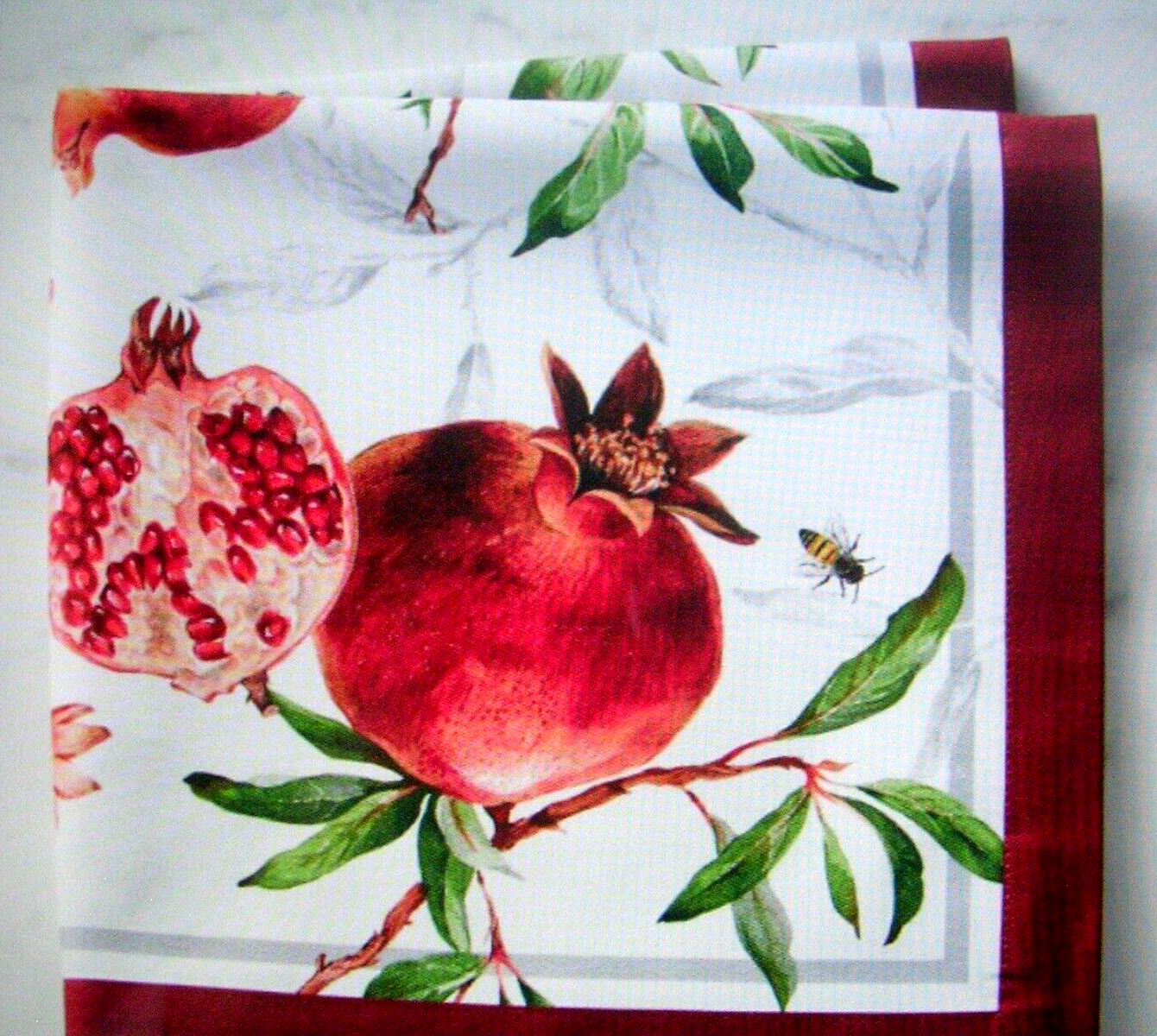 WILLIAMS SONOMA POMEGRANATE DINNER NAPKINS SET OF FOUR 100% COTTON NEW WITH TAGS