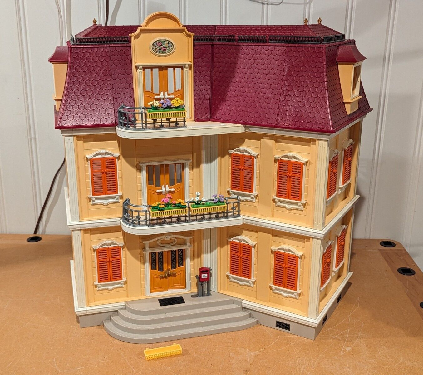 Playmobil large hotsell grand mansion