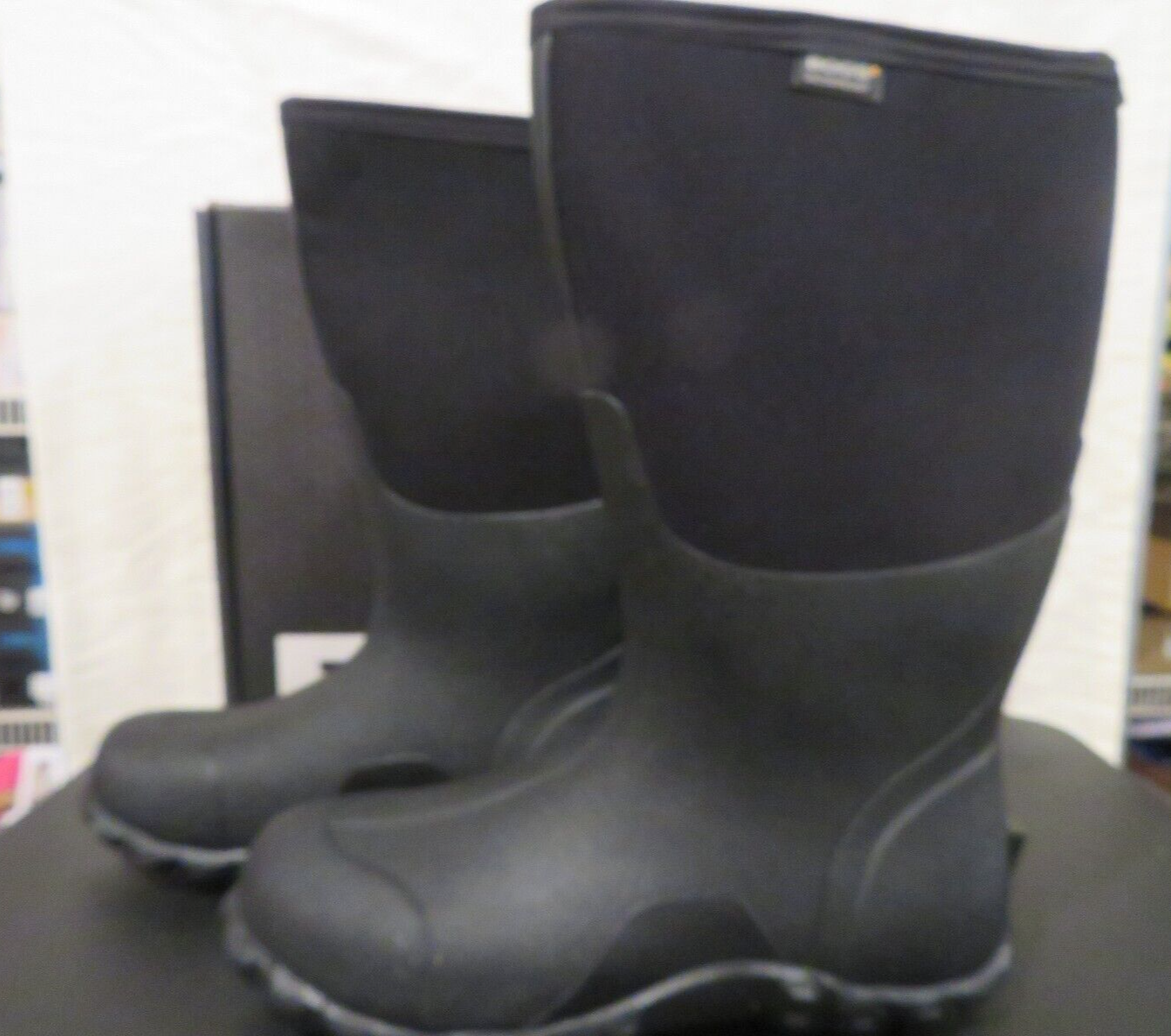 NWT Bogs Classic Mid Black Size 13 Amazon.com: Bogs Women main image 3