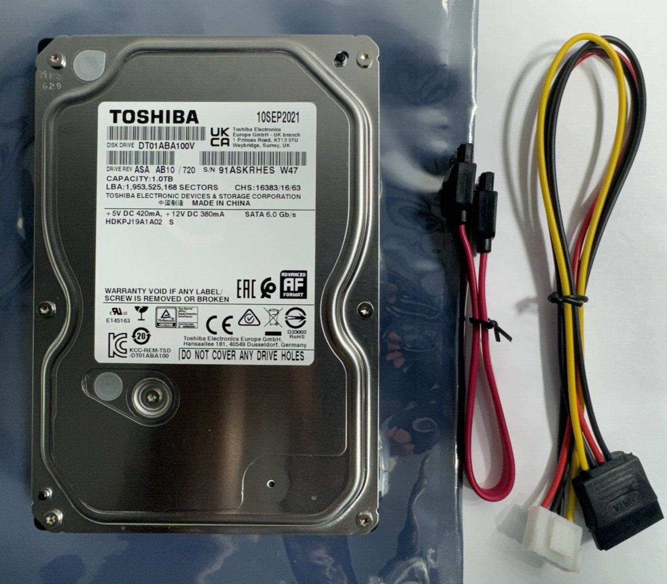 Toshiba DT01ABA100V 3.5" SATA Internal Hard Drive 1TB w/Cables 4 PC/CCTV/DVR/NVR