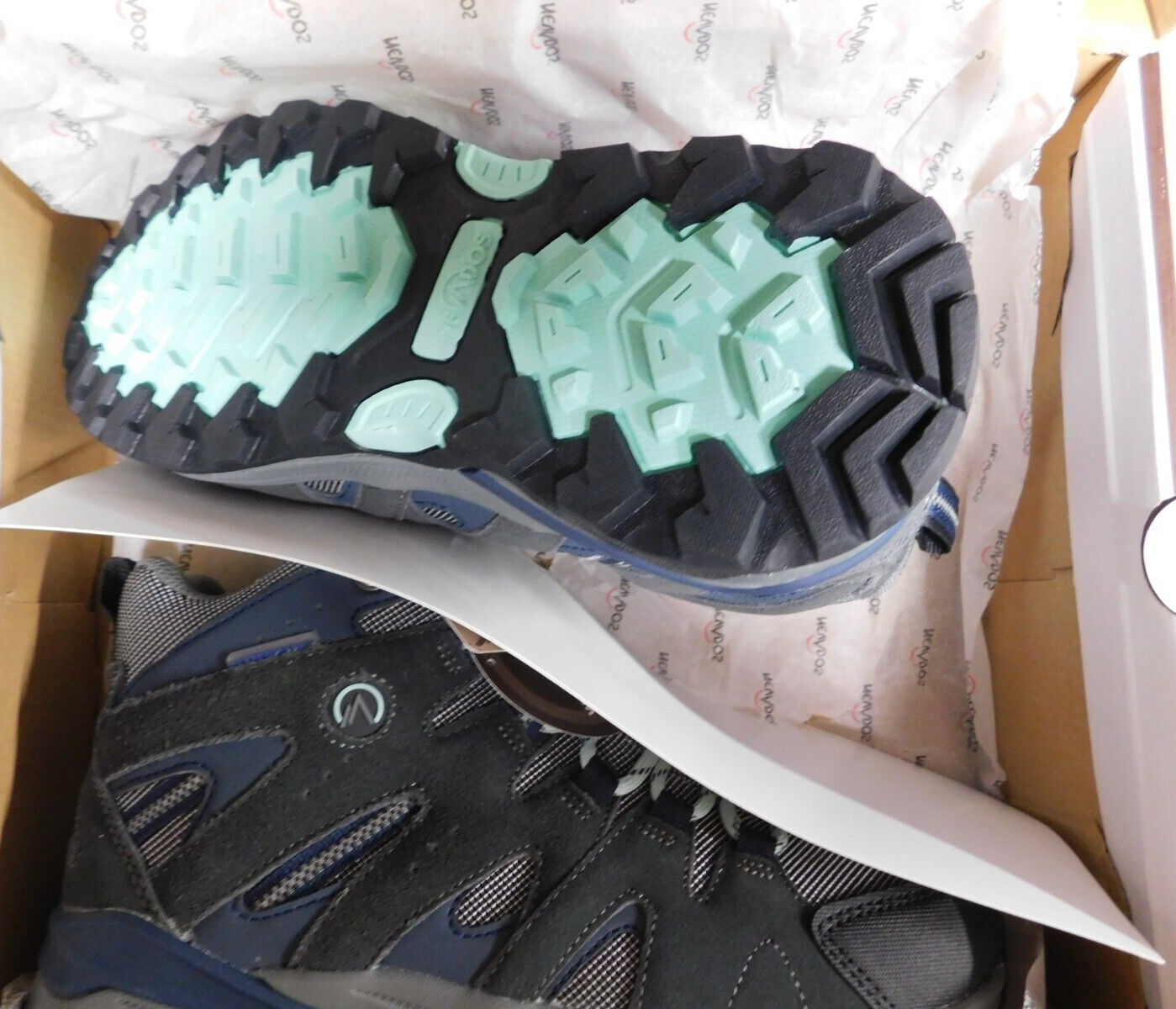 Nevados Women's Lakeview Ankle High Hiker Boot, Charcoal Silt Green 7M