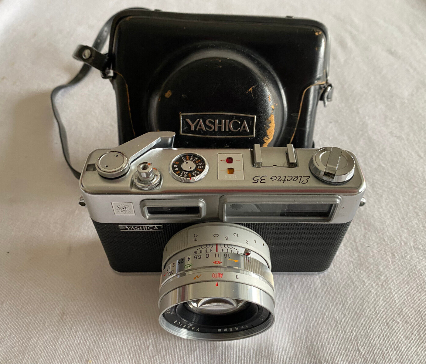 Vintage Yashica Electro 35 / 35mm Film Rangefinder Camera