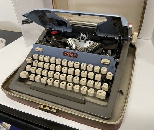 Vintage Royal Futura 800 Manual Portable Typewriter Blue in