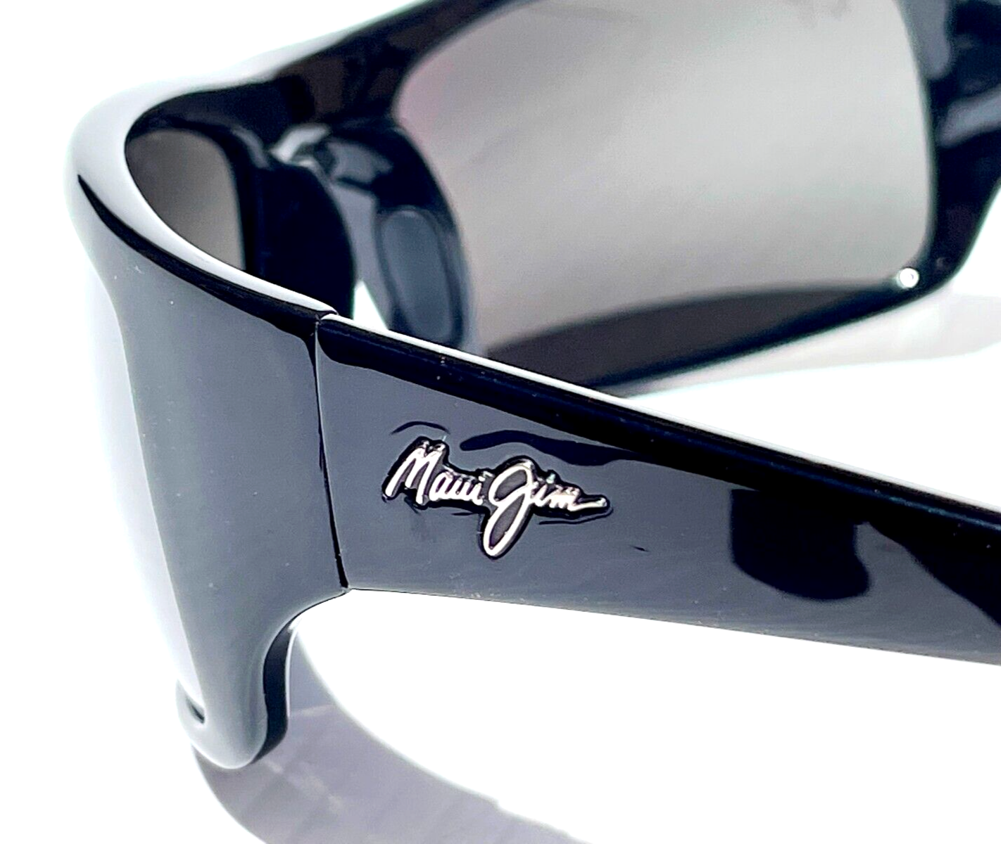 Pre-owned Maui Jim Peahi Gloss Black Polarized Grey Glass Lens Sunglass 202-02 In Gray