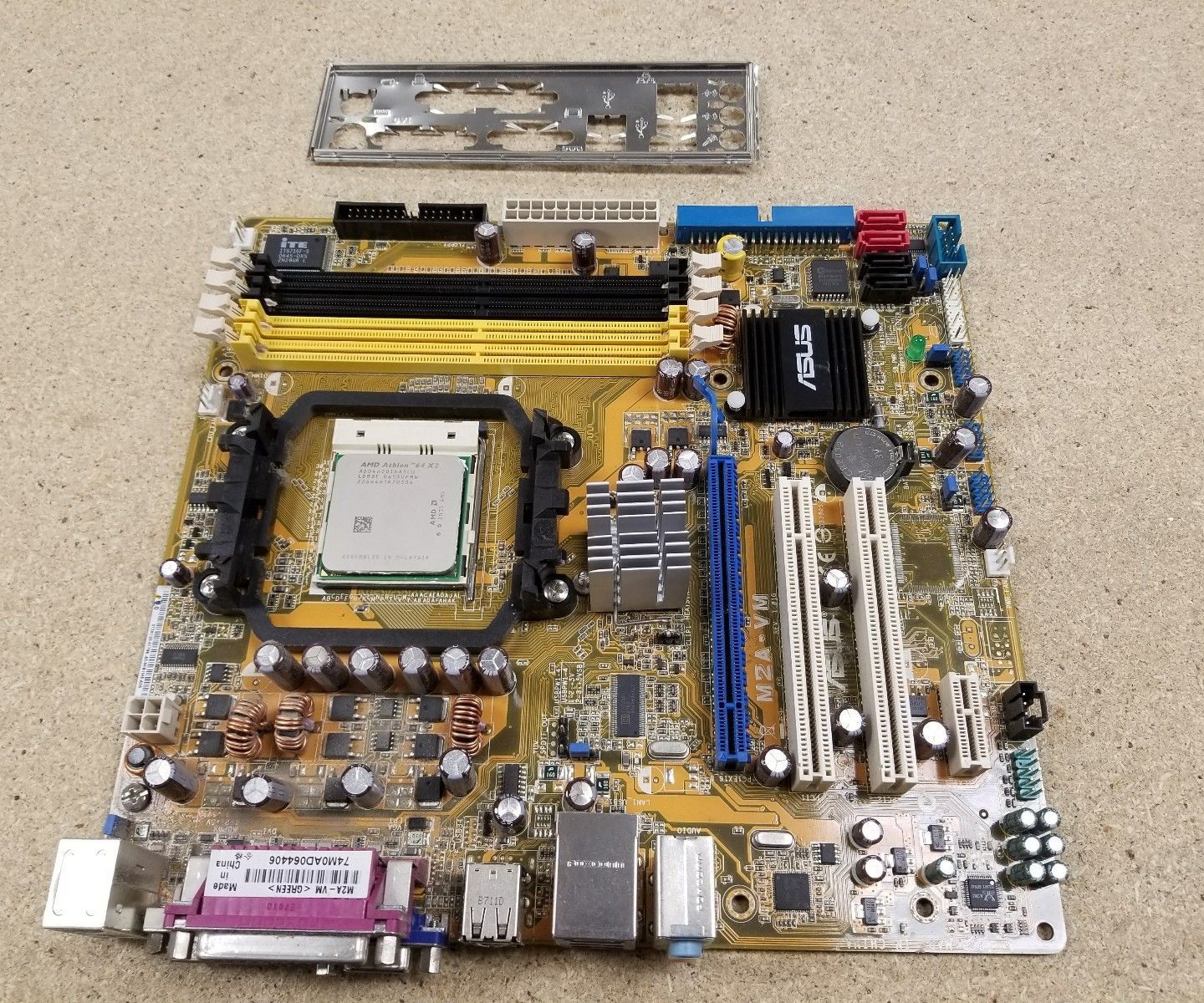 Asus M2a Vm Motherboard With I O Shield Amd Athlon 64 X2