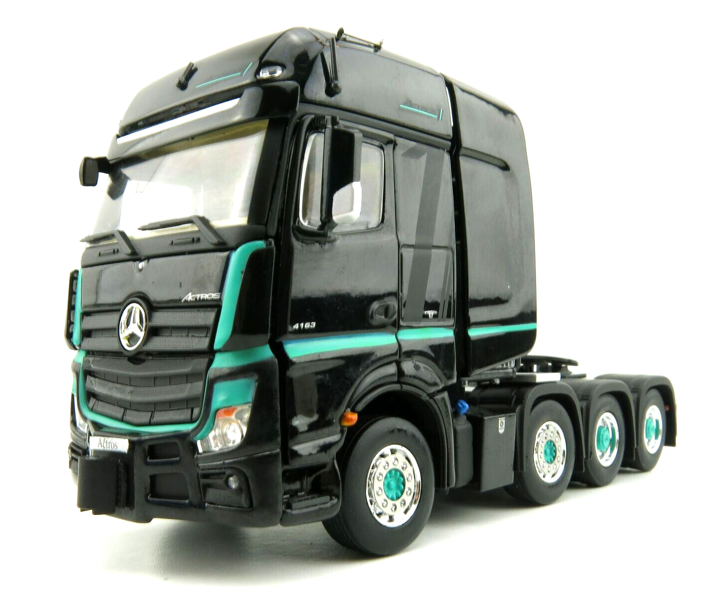 IMC Models 33-0126 Mercedes-Benz Actros SLT BigSpace 8x4 IMC Models 33-0126 Mercedes-Benz Actros SLT BigSpace 8x4