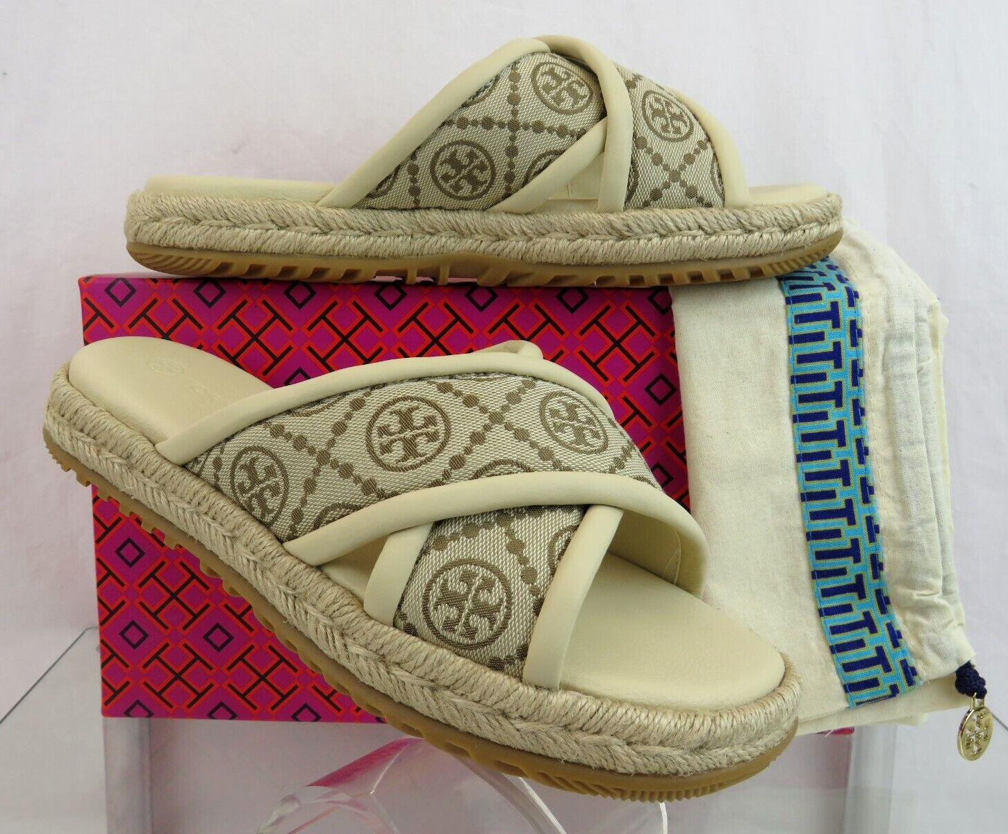 国内発☆Tory Burch T MONOGRAM ESPADRILLE SLIDE T Monogram Espadrille Slide: Women's Designer Espadrilles