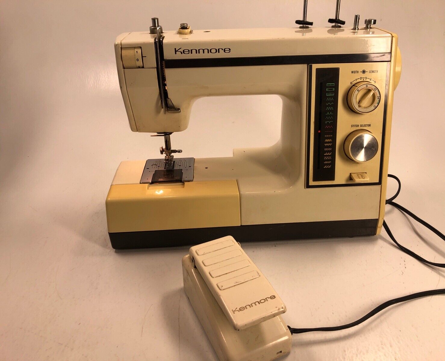Vintage Kenmore Sewing Machine Model-385-1695180 Made in Vintage Kenmore Sewing Machine Model-385-1695180 Made in