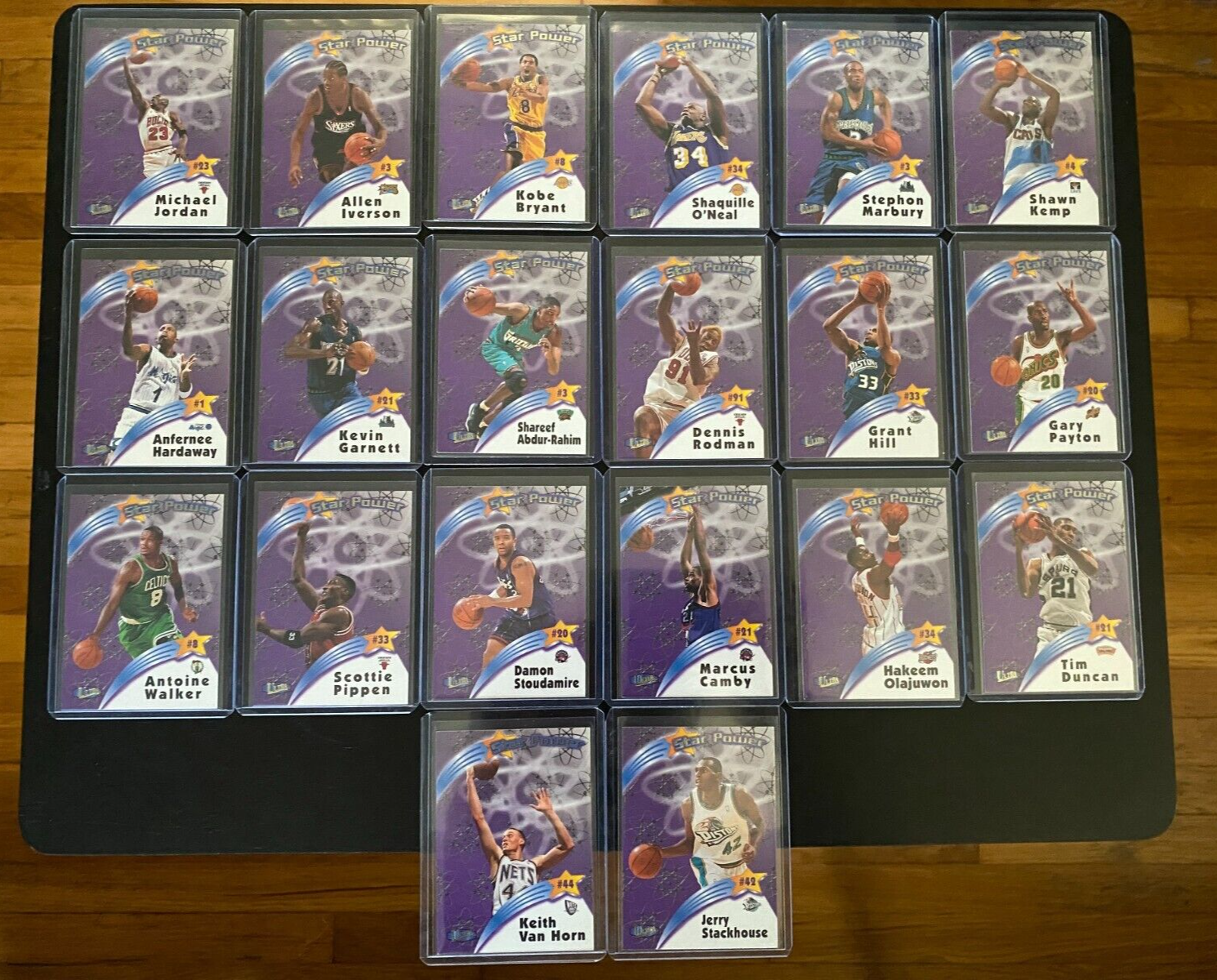 Kobe Bryant LA Lakers 1997-98 Fleer Ultra Star Power Insert